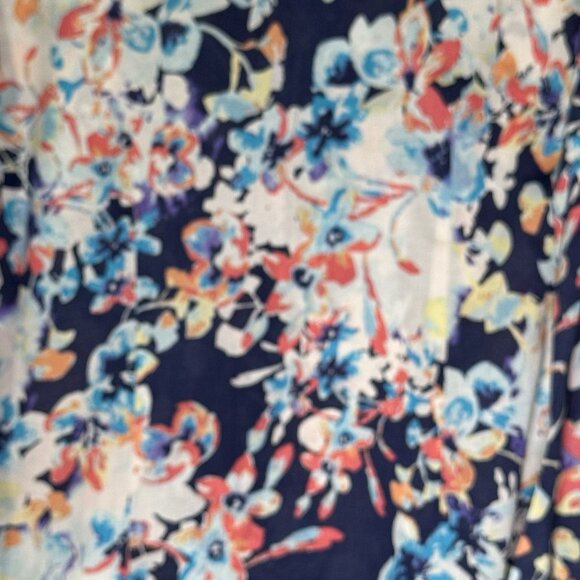 Coldwater Creek No Iron Top Womens Navy Beautiful Floral XL16 - Picture 11 of 14